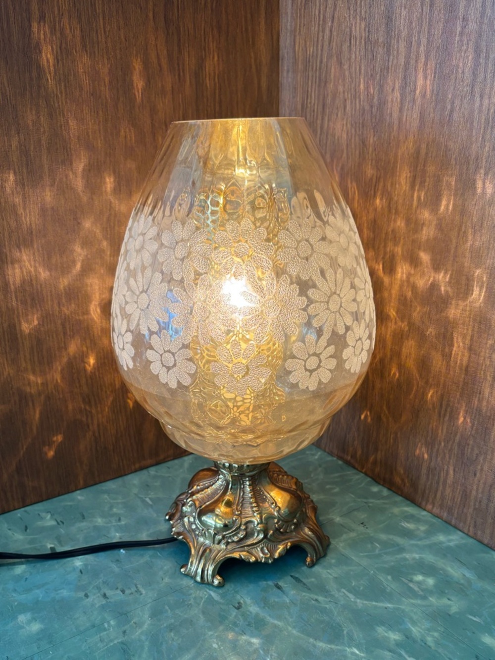 Vintage mood lamp daisies flower golden carnival glass mid century table lamp